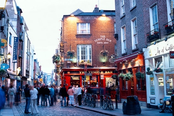 Stag do Pub crawling in Dublin